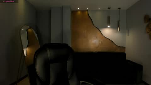 JADE EVANS online show from 04-04-26, 07:00