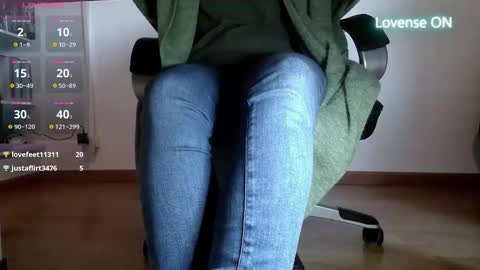 Jadefxxt online show from 12-18-25, 02:56