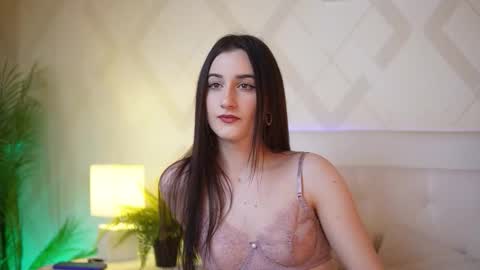 Snapshot of jadehazy chatting on 12-14-25, 06:56 Jade online show from 12-14-25, 06:56