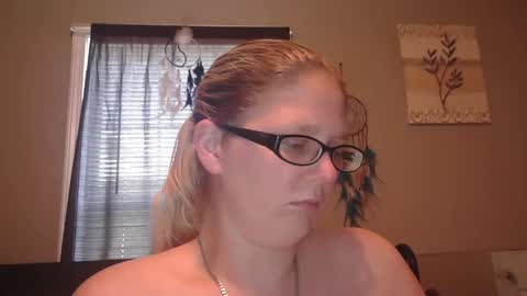 JadeLuv online show from 03-09-25, 05:17