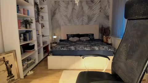 elena online show from 02-27-25, 03:48