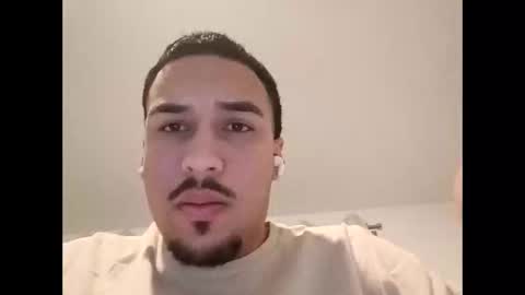 Snapshot of jadriel23 chatting on 10-08-25, 05:38 jadriel23 online show from 10-08-25, 05:38