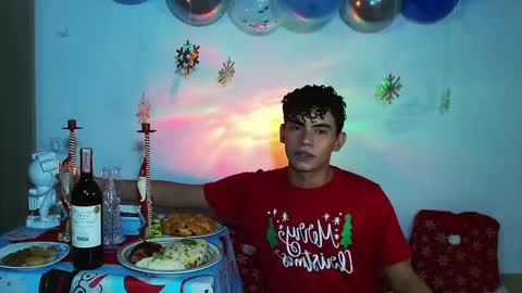 Snapshot of jaedasky_ chatting on 12-25-24, 02:03 javi15 online show from 12-25-24, 02:03