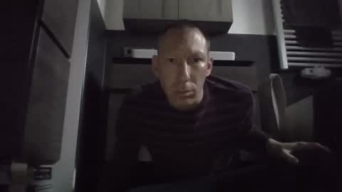 Snapshot of jak_81 chatting on 04-13-26, 05:24 jak_81 online show from 04-13-26, 05:24