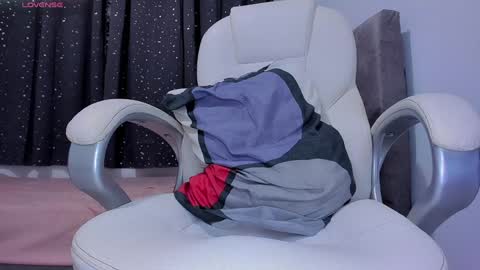 Snapshot of jake_evanss_ chatting on 12-11-24, 10:25 JAKE online show from 12-11-24, 10:25