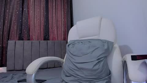 Snapshot of jake_evanss_ chatting on 01-15-25, 04:11 JAKE online show from 01-15-25, 04:11