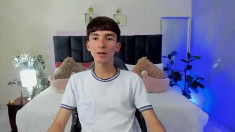 Snapshot of jake_evanss_ chatting on 05-11-26, 02:45 JAKE online show from 05-11-26, 02:45