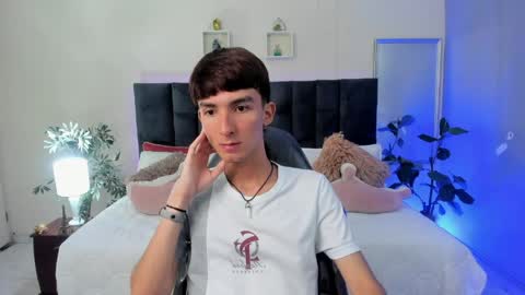 Snapshot of jake_evanss_ chatting on 05-12-26, 01:52 JAKE online show from 05-12-26, 01:52