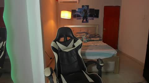 Snapshot of jake_pons chatting on 12-16-24, 01:53 Jake Pons online show from 12-16-24, 01:53