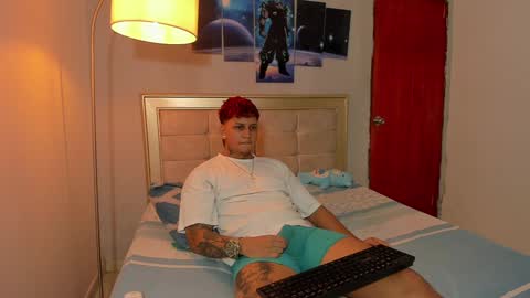 Snapshot of jake_pons chatting on 12-17-24, 05:29 Jake Pons online show from 12-17-24, 05:29