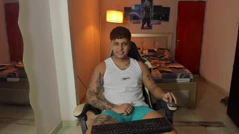 Snapshot of jake_pons chatting on 02-12-25, 02:45 Jake Pons online show from 02-12-25, 02:45