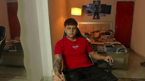 Snapshot of jake_pons chatting on 02-18-25, 02:49 Jake Pons online show from 02-18-25, 02:49