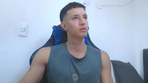 Hi guys im new 3 online show from 02-27-26, 04:40