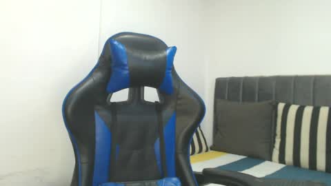 Snapshot of jake_shadow14 chatting on 04-27-26, 11:03 Hi guys im new 3 online show from 04-27-26, 11:03