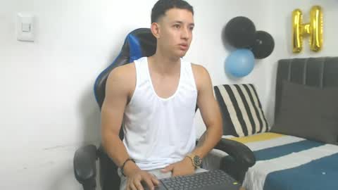 Snapshot of jake_shadow14 chatting on 05-01-26, 01:59 Hi guys im new 3 online show from 05-01-26, 01:59