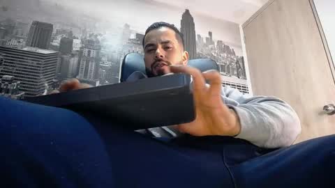 Snapshot of jakeskye chatting on 09-27-25, 12:21 JakeSkye online show from 09-27-25, 12:21