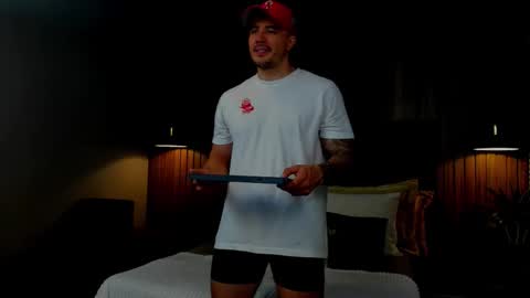 jakestone_1 online show from 11-08-25, 01:39