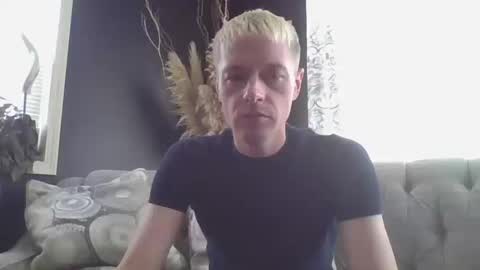 Snapshot of jakjakrabbit chatting on 10-15-25, 08:53 jakjakrabbit online show from 10-15-25, 08:53