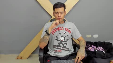 Jamesinked  online show from 12-16-24, 06:38