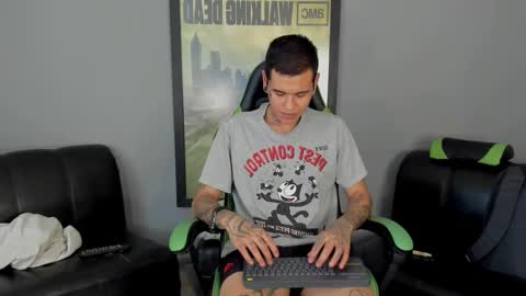 Jamesinked  online show from 01-28-25, 07:10