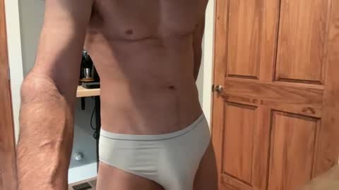 Snapshot of jameslikesyouaton chatting on 01-05-25, 08:10 James likes you online show from 01-05-25, 08:10