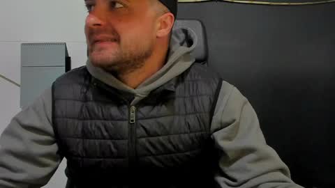 Snapshot of jamesmyersx chatting on 04-27-26, 04:10 JamesMyers online show from 04-27-26, 04:10