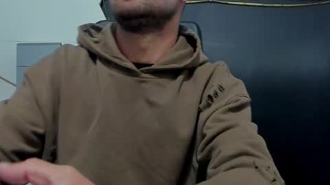 Snapshot of jamesmyersx chatting on 04-28-26, 04:28 JamesMyers online show from 04-28-26, 04:28