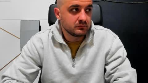 Snapshot of jamesmyersx chatting on 05-21-26, 04:41 JamesMyers online show from 05-21-26, 04:41