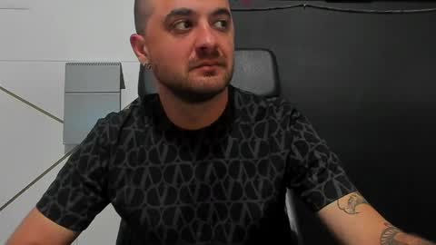 Snapshot of jamesmyersx chatting on 05-25-26, 04:07 JamesMyers online show from 05-25-26, 04:07