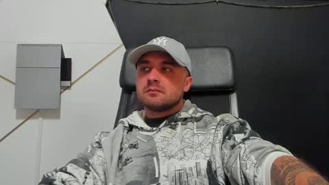 Snapshot of jamesmyersx chatting on 06-02-26, 04:14 JamesMyers online show from 06-02-26, 04:14