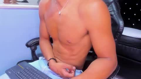 Snapshot of jamesshott_ chatting on 01-07-26, 02:47 Jamesshott online show from 01-07-26, 02:47