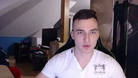 jamesss11158699 online show from 02-01-25, 08:26