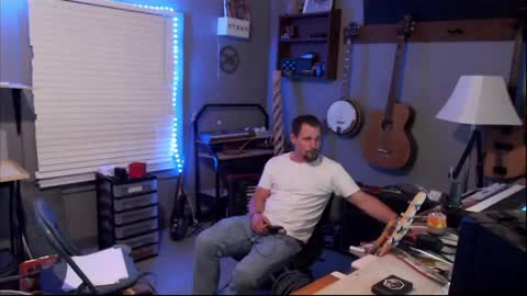 Snapshot of jameswebbscope chatting on 04-29-26, 09:35 Jameswebbscope online show from 04-29-26, 09:35