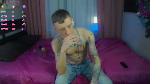 Snapshot of jamie_inked chatting on 01-06-26, 04:21 jamie inked online show from 01-06-26, 04:21