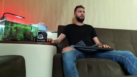 Robbie online show from 03-12-25, 05:57