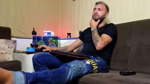 Robbie online show from 09-10-25, 05:18