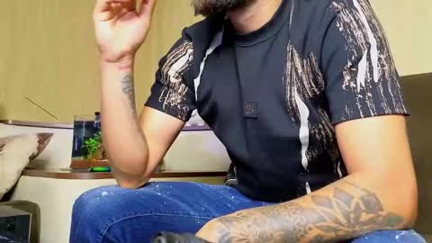 Robbie online show from 09-16-25, 05:08