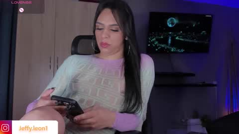 Danna varisheli online show from 11-21-25, 01:59