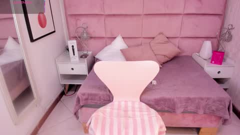Snapshot of janah_myers chatting on 09-25-25, 12:53 Janah Myers online show from 09-25-25, 12:53