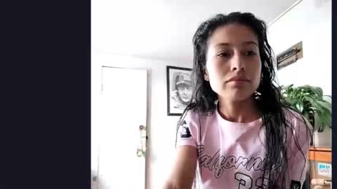 janariivera1 online show from 09-18-25, 05:15