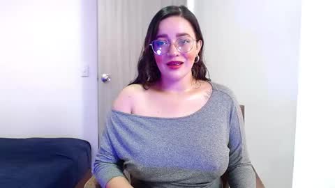 Snapshot of jane_and_paul1 chatting on 01-19-25, 10:49    online show from 01-19-25, 10:49