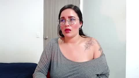 Snapshot of jane_and_paul1 chatting on 02-26-25, 12:38    online show from 02-26-25, 12:38