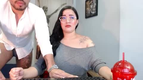 Snapshot of jane_and_paul1 chatting on 10-24-25, 11:23    online show from 10-24-25, 11:23