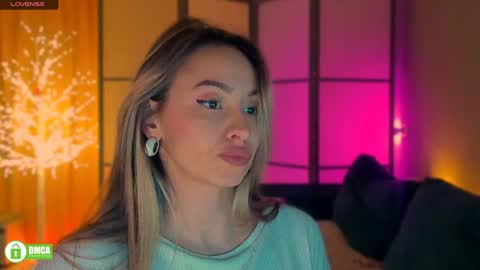 Snapshot of jane_bloempje chatting on 01-03-25, 09:26 Jane and sheron online show from 01-03-25, 09:26