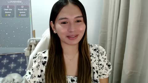 Snapshot of jane_bratxxx chatting on 12-17-25, 10:49 YOUR LOVELY JANE online show from 12-17-25, 10:49