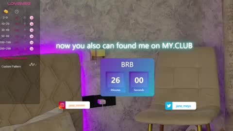 Snapshot of jane_meys chatting on 01-13-25, 08:05 your kitty JANE roawww online show from 01-13-25, 08:05