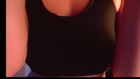 Snapshot of jane_monroee chatting on 09-14-25, 12:32 Lany online show from 09-14-25, 12:32