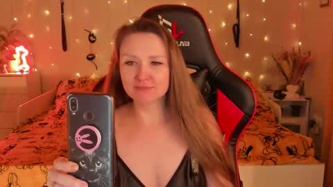 Snapshot of janegrey11 chatting on 10-18-25, 07:36 Jane online show from 10-18-25, 07:36