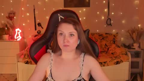 Snapshot of janegrey11 chatting on 12-13-25, 07:53 Jane online show from 12-13-25, 07:53