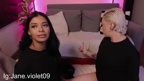 Snapshot of janehart_ chatting on 10-02-25, 12:17 Jane online show from 10-02-25, 12:17